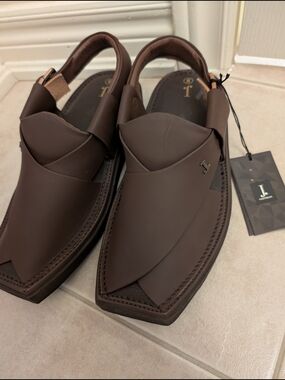 New Men’s Brown Leather Peshawari Sandals